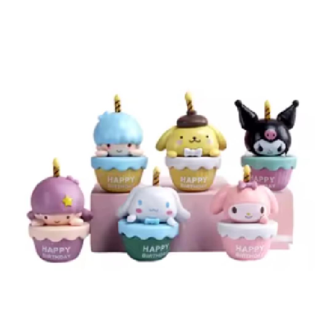 مجموعة مجسمات سانريو داخل كب كيك عيد ميلاد