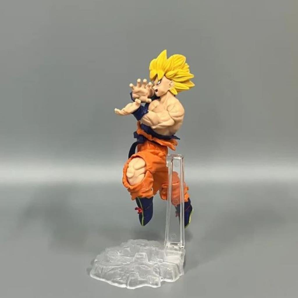 Dragon Ball - Super Saiyan Son Goku Action Figure